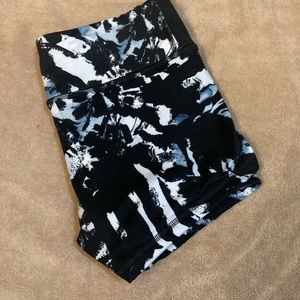 Fleo, NWOT, 3.25 double lined size medium